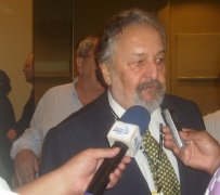 Santos admite crise e conselheiros exigem renúncia de presidente