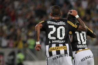 Diretoria quita um mês de salários atrasados no Botafogo