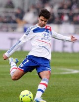 Lyon avança e fica mais perto da Liga dos Campeões