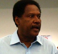 Lula Pereira vê evolução no futebol brasileiro e espera por propostas