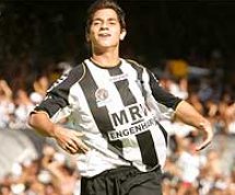 Ex-meia de Atlético-MG e Santos é acusado de estupro no México