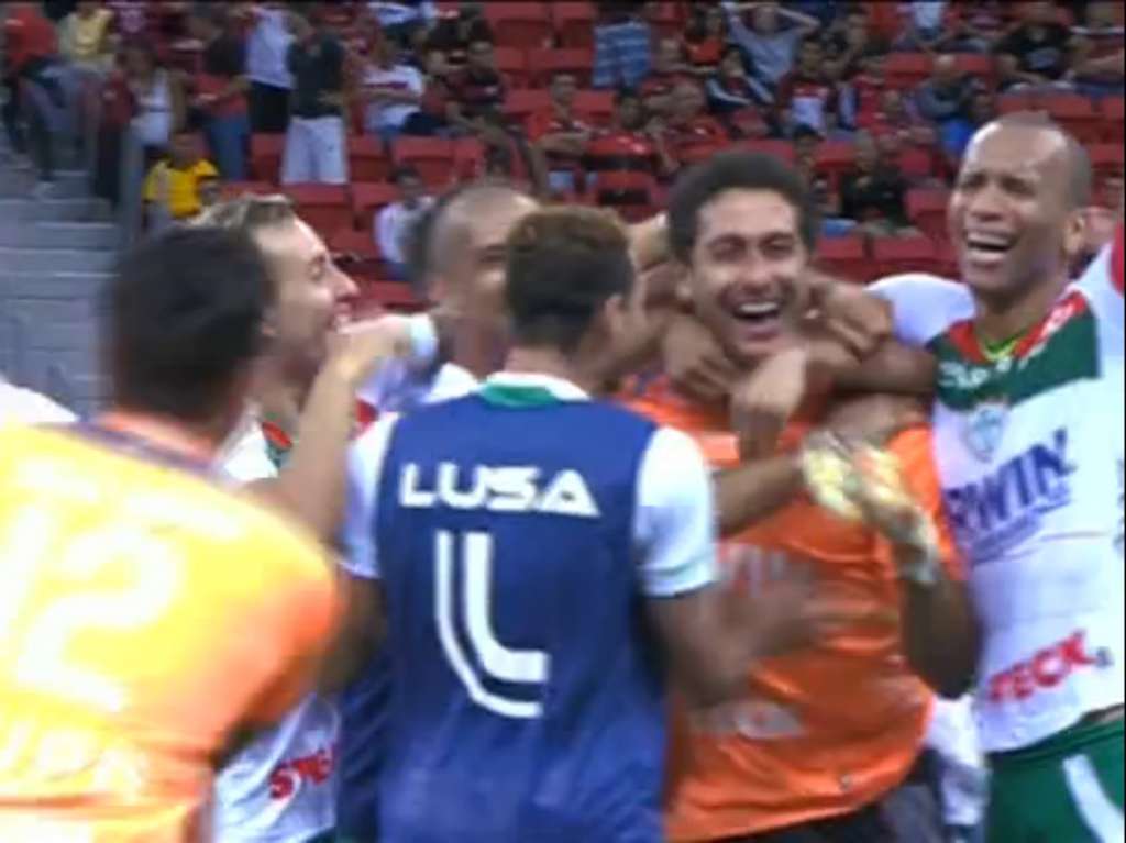 Raio cai duas vezes e Lauro volta a ser carrasco do Fla. Veja vídeos!