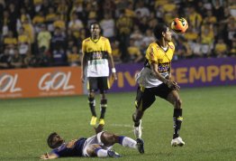 Meia rebate Cruzeiro, mas promete não festejar gol