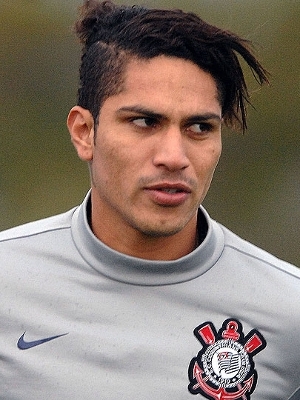 Emerson é poupado em treino e herói do Mundial vira desfalque no Corinthians