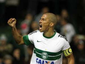 POLÊMICA! Alex diz que Globo manda no futebol e CBF é sala de reuniões