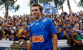 Recuperado, atacante volta a treinar no Cruzeiro