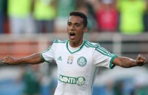 Palmeiras 2 x 1 Paraná - Verdão vence mais uma com o apoio de 29 mil torcedores!