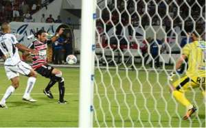 Santa Cruz 6 x 0 Treze - Frango atropelado à lá Dênis Marques!