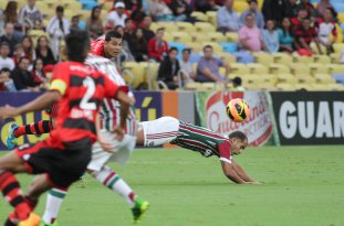 BRASILEIRÃO: Flamengo vence o Fla-Flu e Corinthians entra no G4