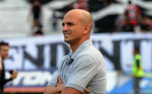 Série C: Mesmo após goleada, técnico entrega o cargo no Santa Cruz