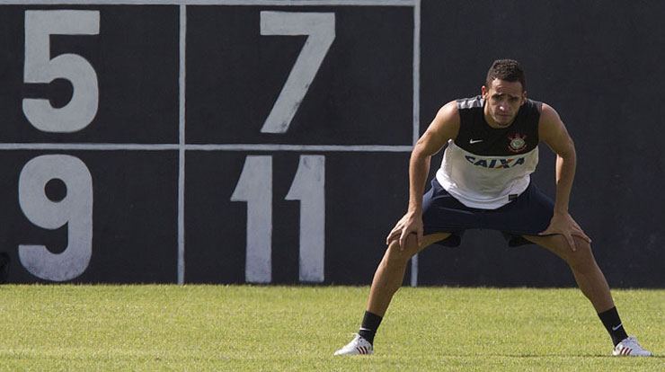 Renato Augusto volta e Danilo será poupado contra o Flu