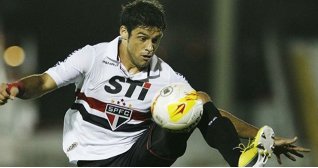 Volante lembra drama no Cruzeiro para alertar São Paulo