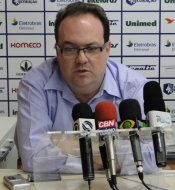 Diretor Executivo, Carlos Arini, anuncia o desligamento do Red Bull