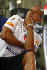 Em baixa, atacante pode trocar São Paulo por clube italiano