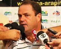 Após fazer história no ASA, técnico Vica aguarda propostas