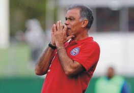 Após goleada, Náutico demite Zé Teodoro e contrata ex-Ponte