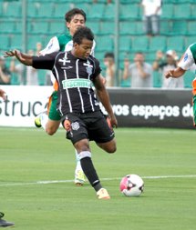 Série B: Atlético-GO contrata dispensado pelo Santos e mais dois
