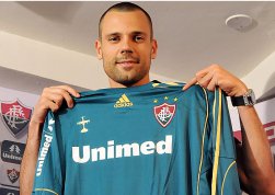 Goleiro do Fluminense admite que está jogando lesionado