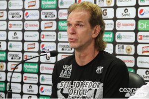 Técnico troca de time da Série B: sai do Ceará e vai para o São Caetano