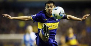 ARGENTINO: Boca vence e encosta nos líderes; River só empata