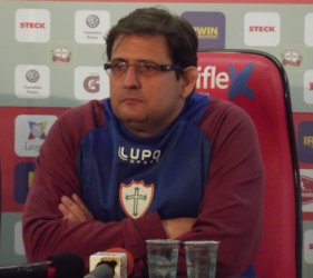 Portuguesa se aproxima de zagueiro do Grêmio e volante da Série C