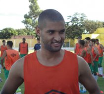 Série B: Chapecoense pode perder zagueiro para time do Brasileirão