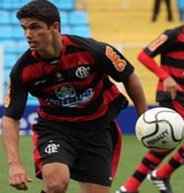 Com experiência no exterior, jovem jogador chama a atenção de clubes paulistas