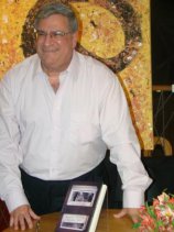 Lançamento de livro de Odair Alonso reúne personalidades do futebol e da política