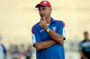 No calar da noite, time da Série B anuncia troca no comando técnico