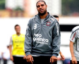 S.O.S! Time do Brasileirão revela interesse em Adriano Imperador