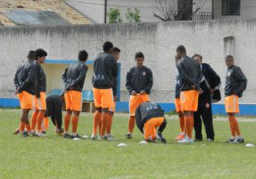 Segundona: Atibaia deve ter ex-meia do Timão e ex-Guarani contra a Briosa