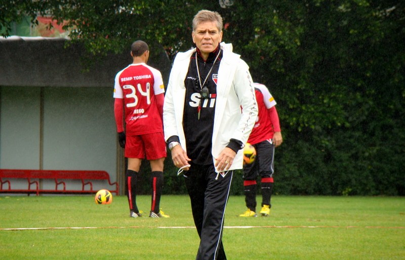 Autuori faz testes e saca “atacante brigão” no São Paulo