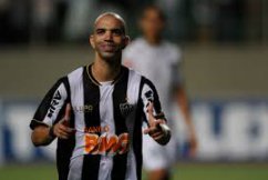 Atacante treina normalmente e pode voltar ao Atlético-MG