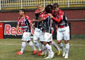 Joinville 1 x 0 São Caetano - Na estreia de técnico e Rivaldo, derrota, de novo!