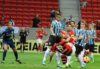 Flamengo 0 x 1 Grêmio – Tricolor engata a quarta e afunda o Fla!