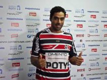 Série C: Torcedor invade coletiva de imprensa e cobra o atacante do Santa Cruz