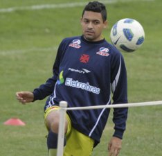 Vasco empresta atacante “velocista” para futebol árabe