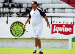 Série C: Técnico lamenta tropeço do Santa Cruz e indica mudança