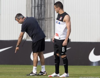 Meia será operado e desfalca Corinthians por 5 semanas