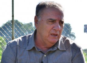 Ídolo da Ponte critica falta de transparência da diretoria e defende torcida