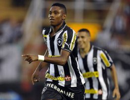 Torcida protesta contra saída de jovem promessa do Botafogo