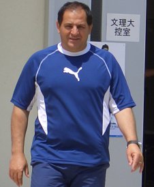 Próximo do milésimo jogo, técnico pode voltar ao Japão no final do ano