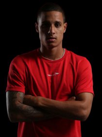 Goiás anuncia contratação de meia do São Paulo