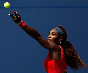 Tênis: Com ‘pneu’, Serena bate casaque e avança no US Open