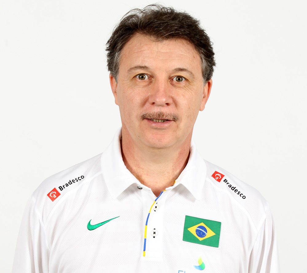 Basquete: Magnano espera estreia difícil contra Porto Rico