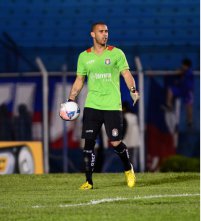 Série B: Goleiro do São Caetano confia na reação do Azulão na competição