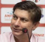 Série B: Oeste aposta em novo treinador para se reabilitar