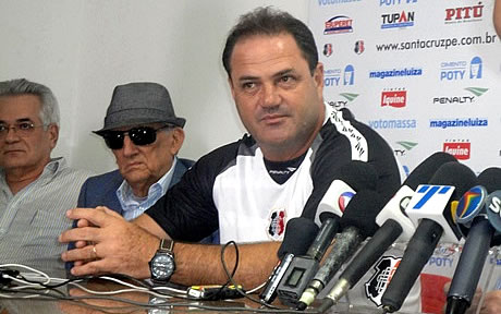 Série C: Santa Cruz deve oficializar atacante de time da Série B