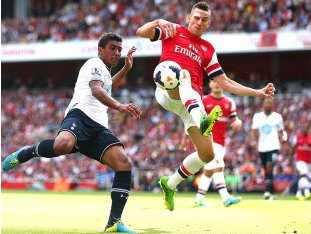 INGLÊS: Com gol de Giroud, Arsenal vence Tottenham