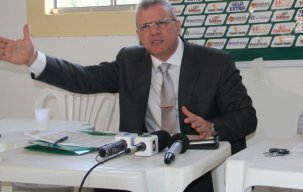 Série C: Presidente do Sampaio Corrêa se irrita com atraso de ambulância